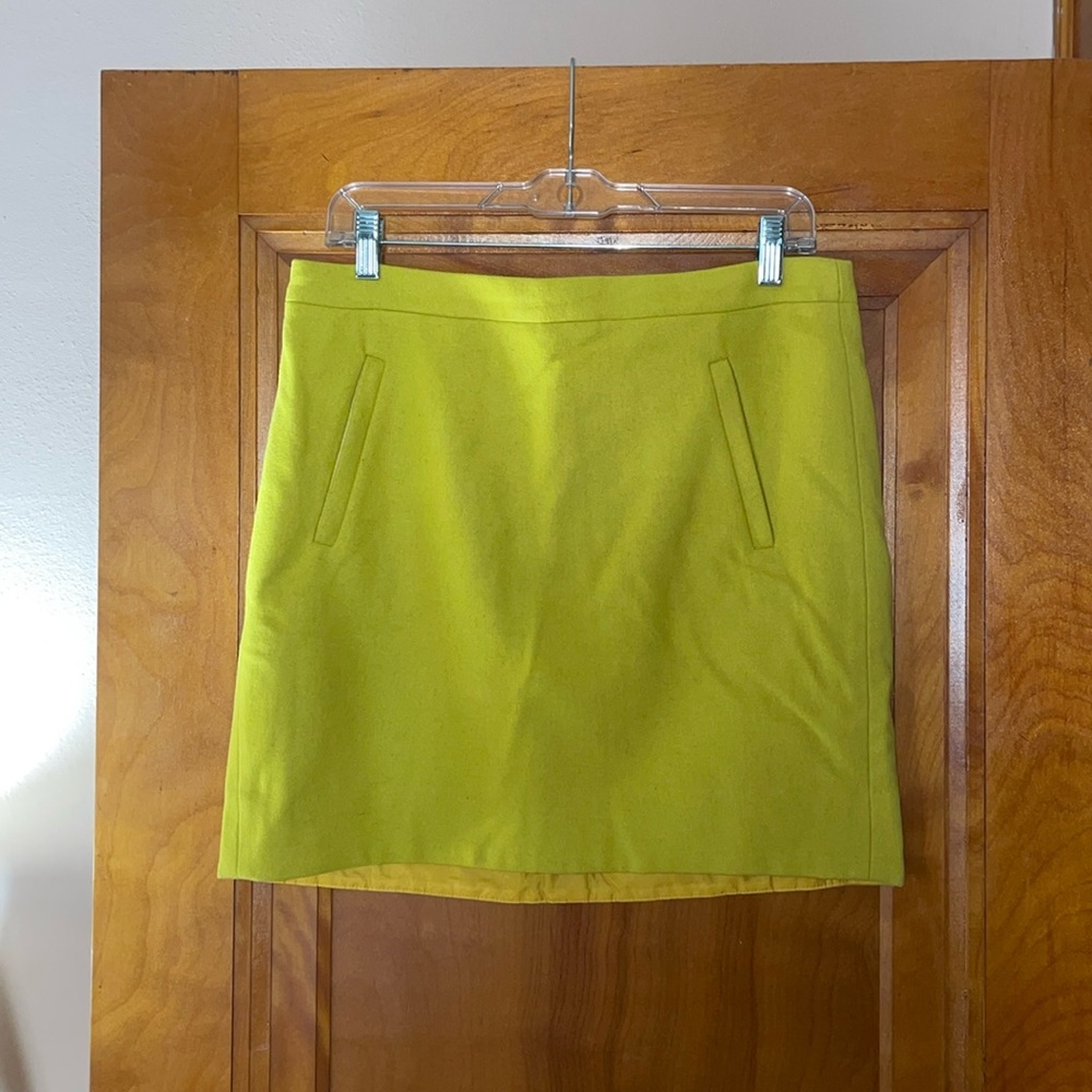 JCrew Factory zip-pocket wool mini skirt; Sz 8; chartreuse; style c8266